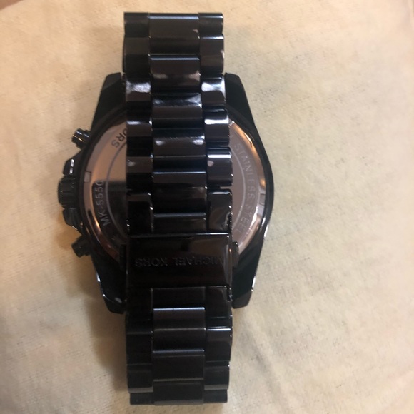 Michael Kors Oversized Watch - Picture 2 of 3